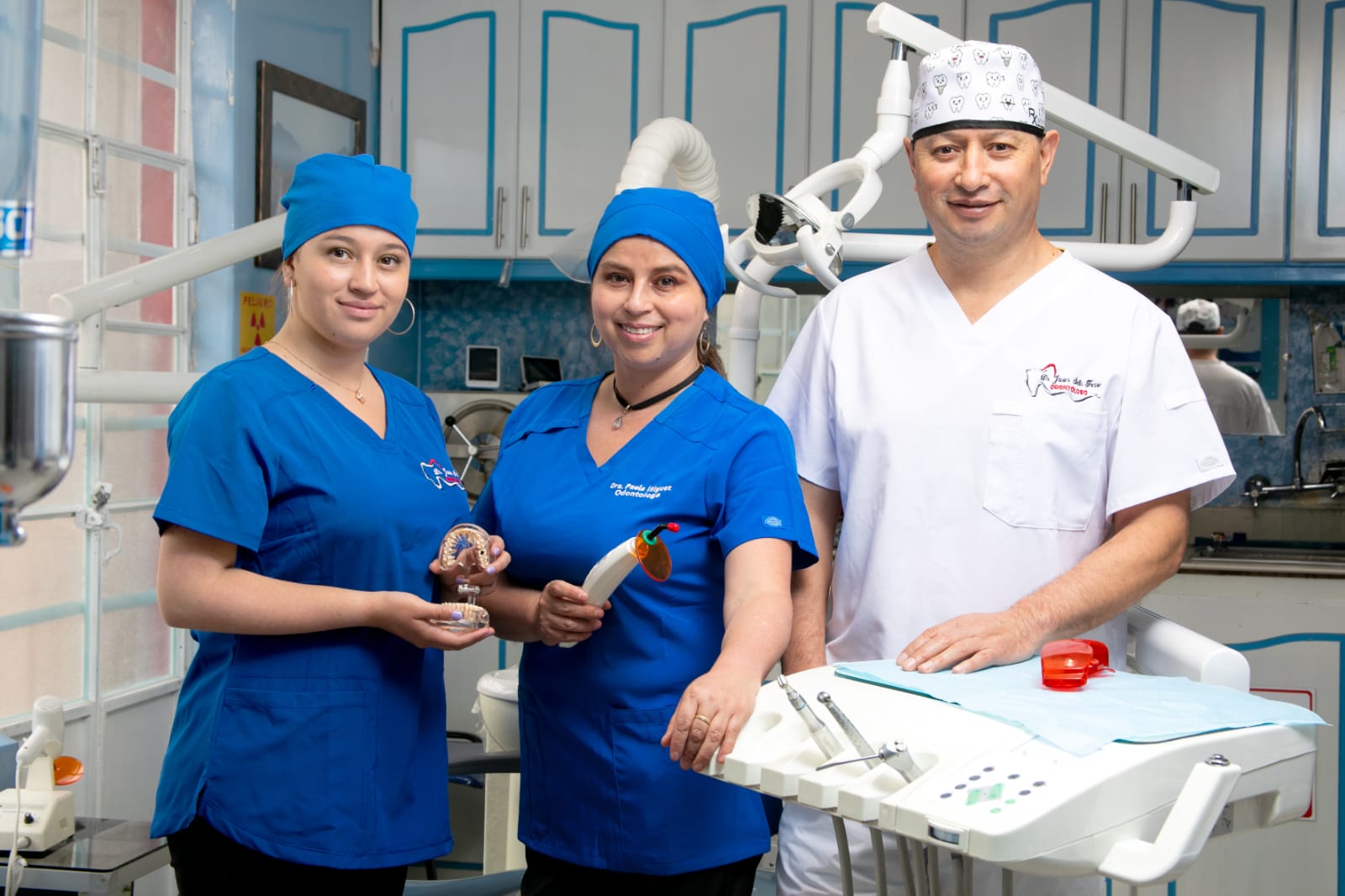 Equipo profesional del consultorio dental